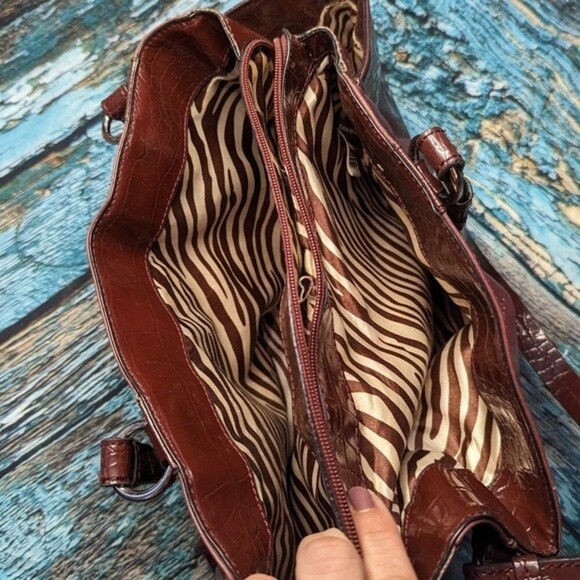 Dana Buchman faux leather medium Burgundy handbag Purse - Picture 5 of 6